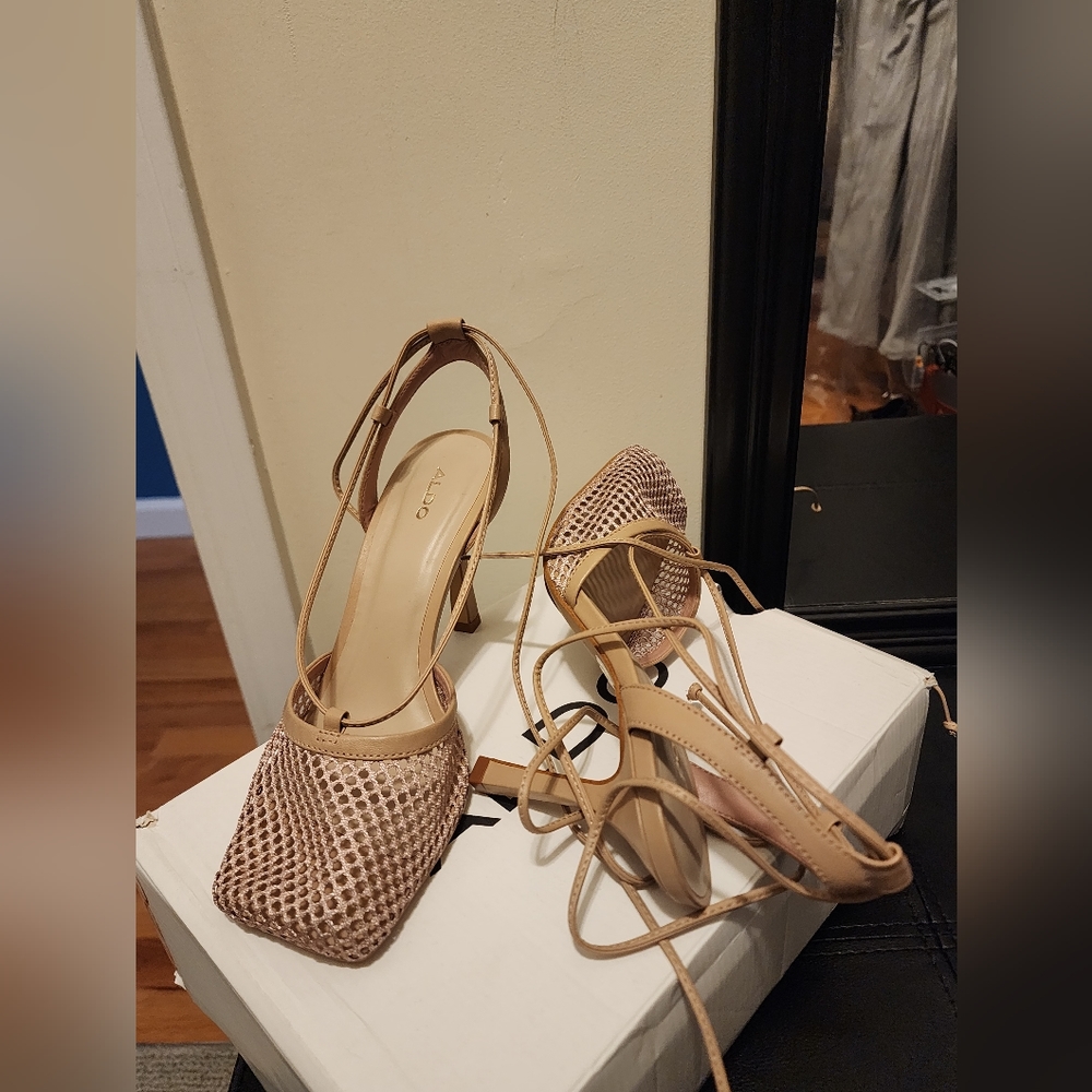 Shoes - Picture 4 of 4